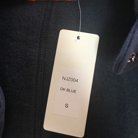 3/4 Puff Sleeve Jacket - Picture 6 of 8